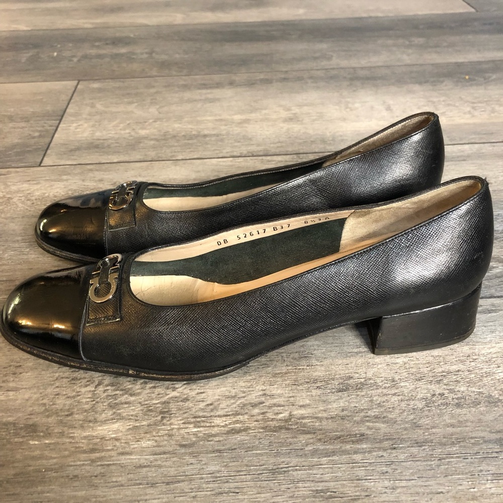 SALVATORE FERRAGAMO luxury real leather pumps